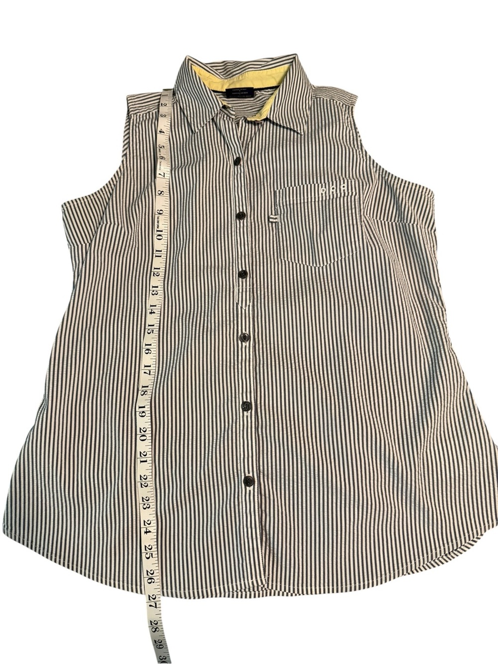 Columbia PFG Women’s Seersucker Button-Down Gray Striped Shirt NWOT - Picture 9 of 11